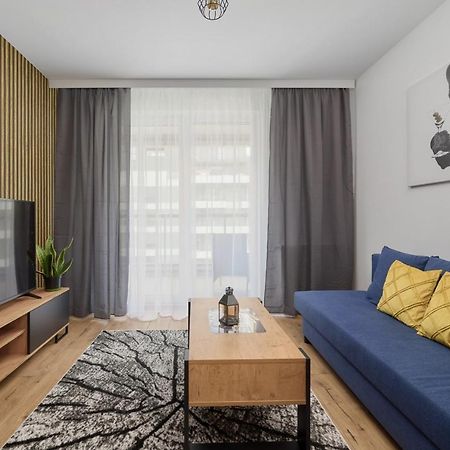 Apartment With 2 Bedrooms & Parking Wroclaw By Noclegi Renters ภายนอก รูปภาพ