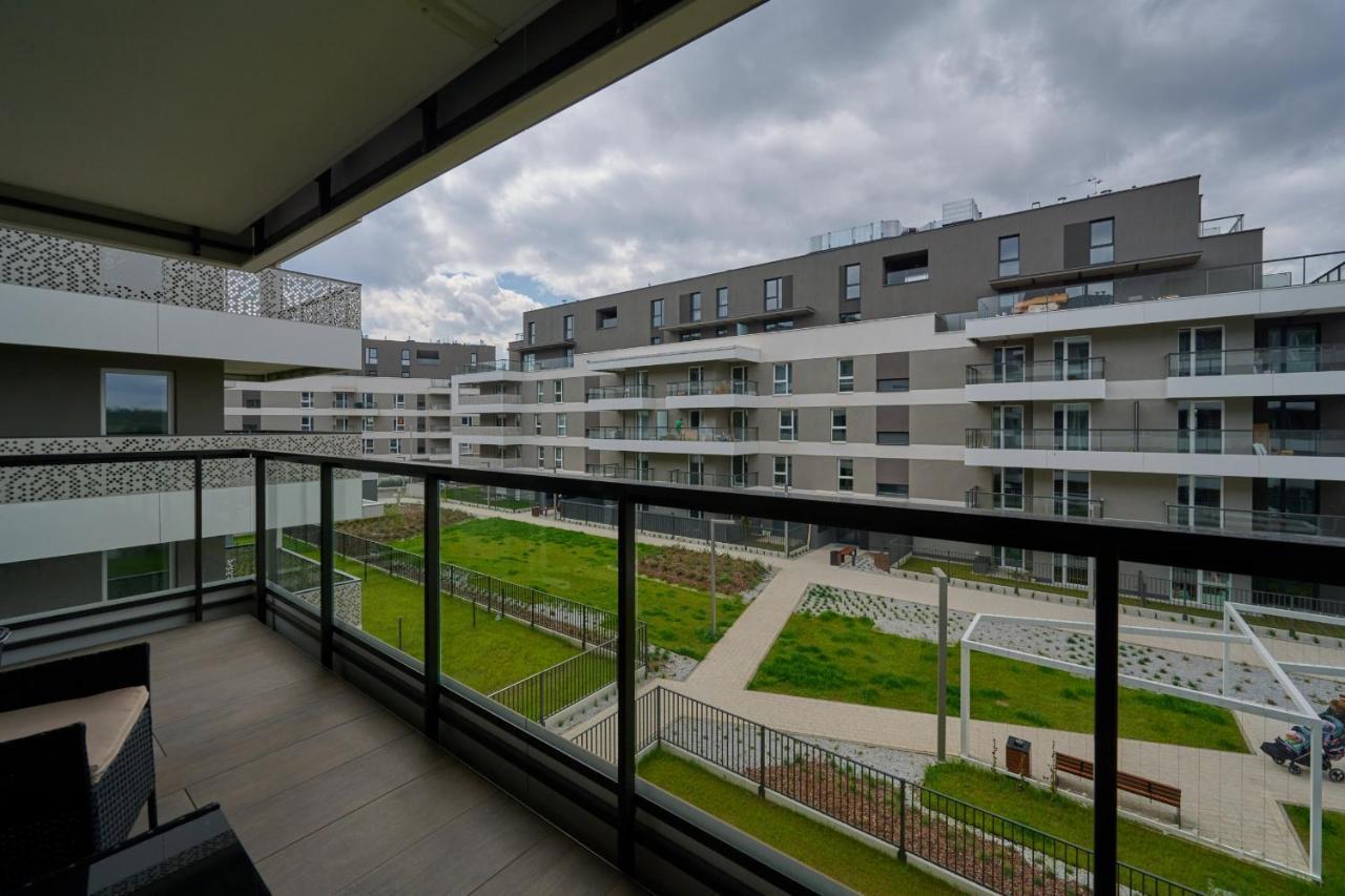 Apartment With 2 Bedrooms & Parking Wroclaw By Noclegi Renters ภายนอก รูปภาพ